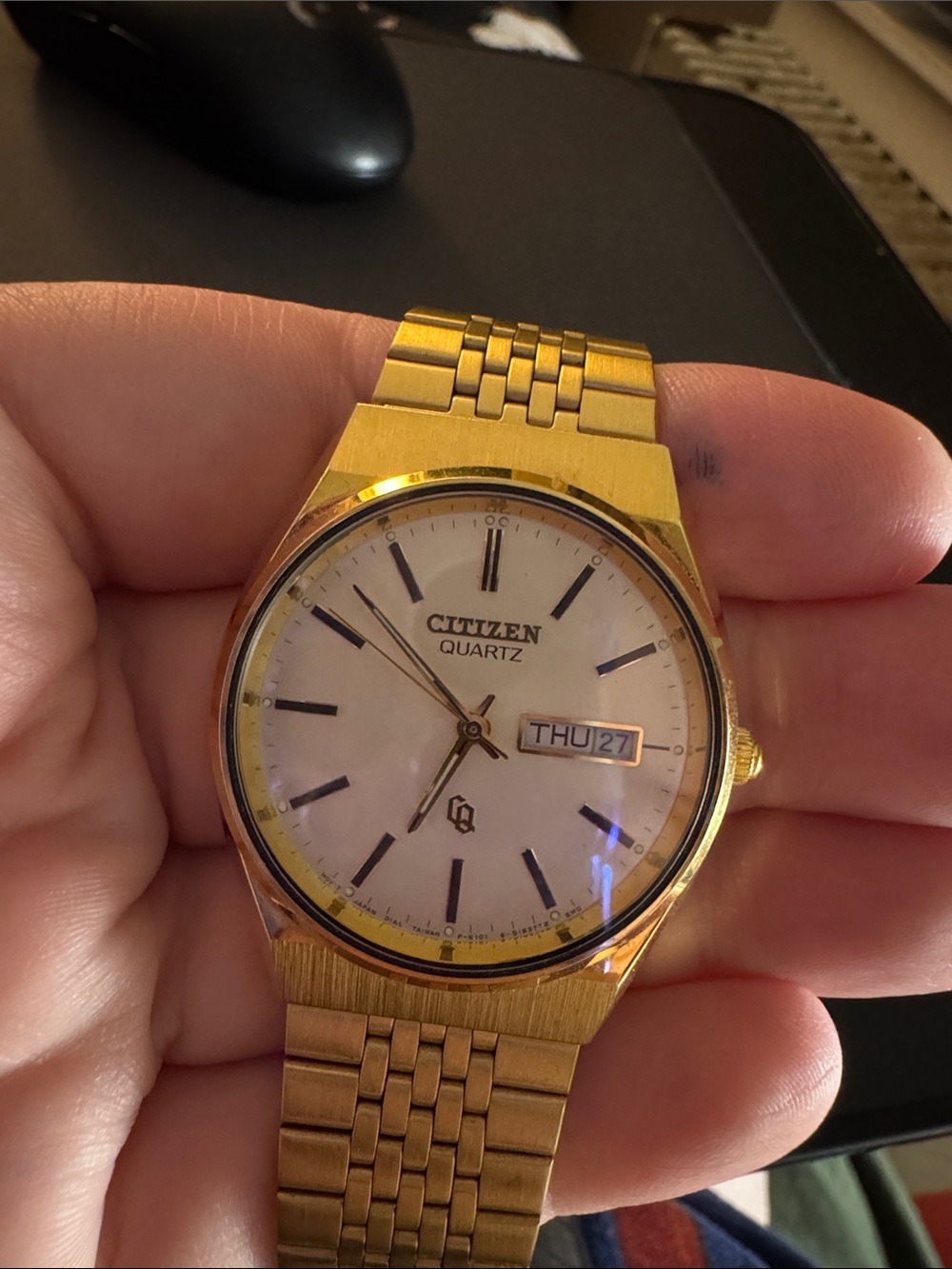 Needs batteries: Citizen Gold Tone Men's Watch with White Dial